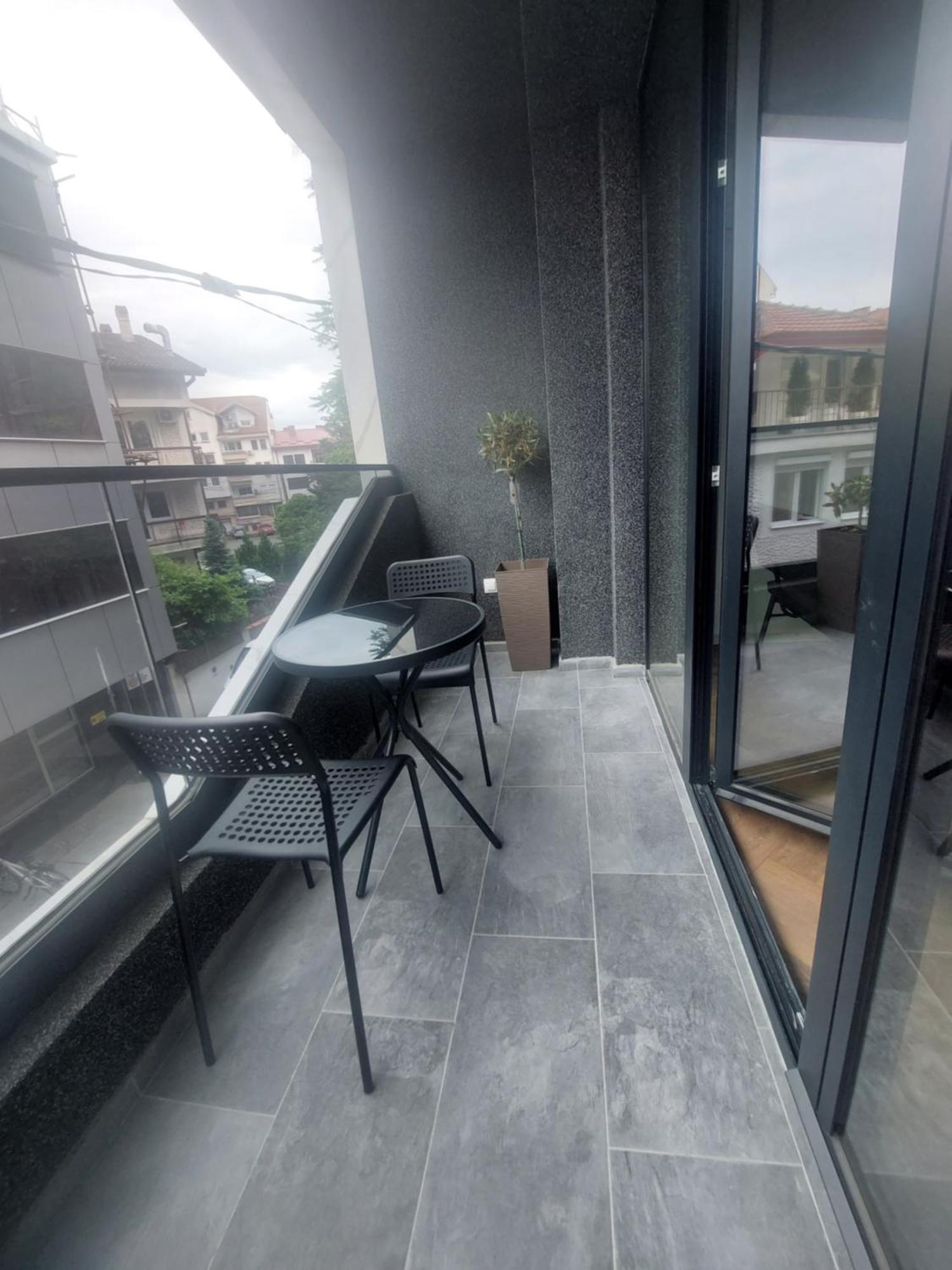 Apartment Executive By Modern Living *