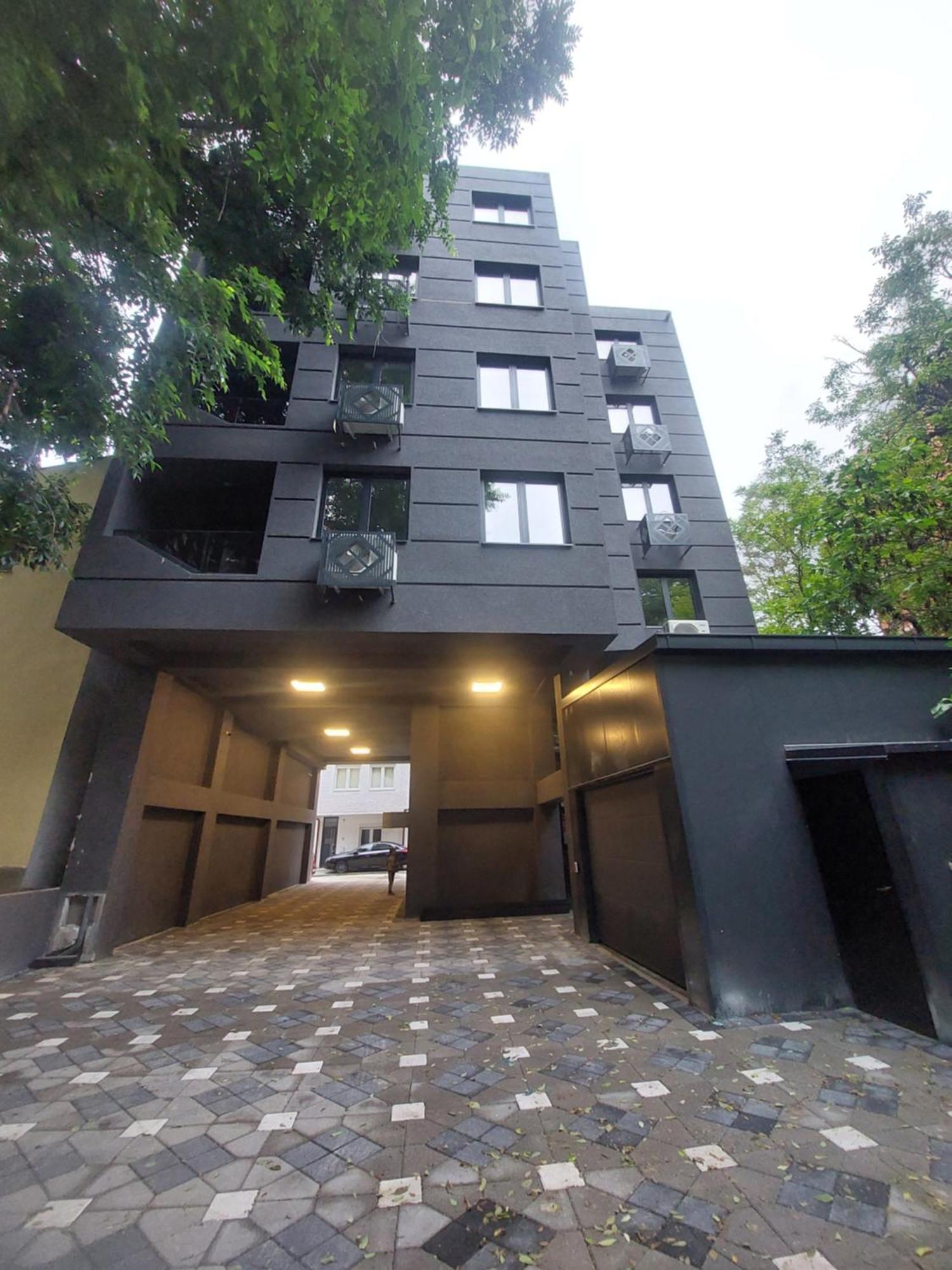 Apartment Executive By Modern Living *