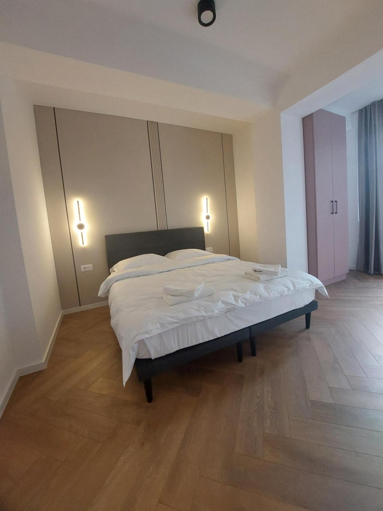 Apartment Executive By Modern Living *