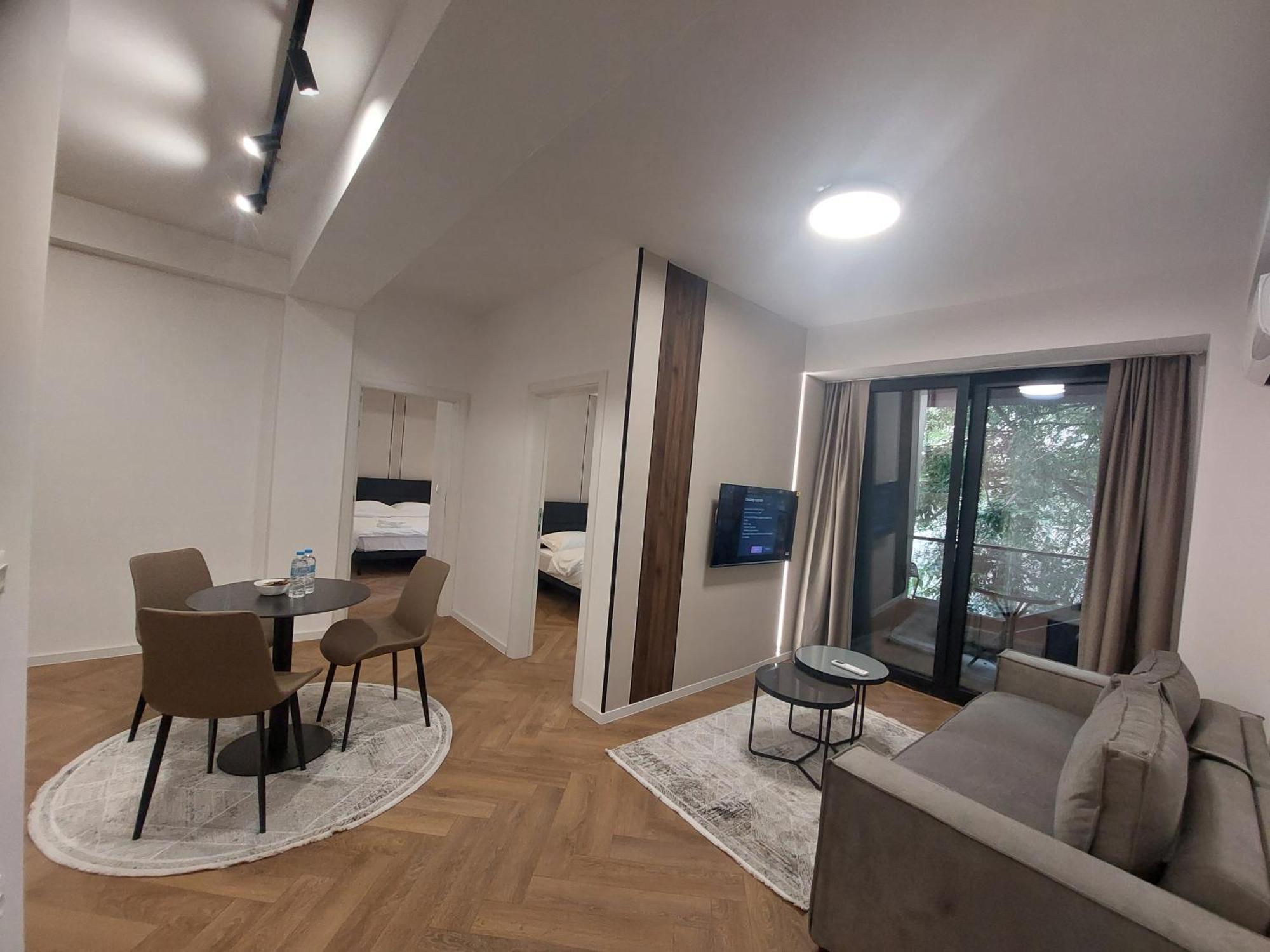 Executive By Modern Living Apartment