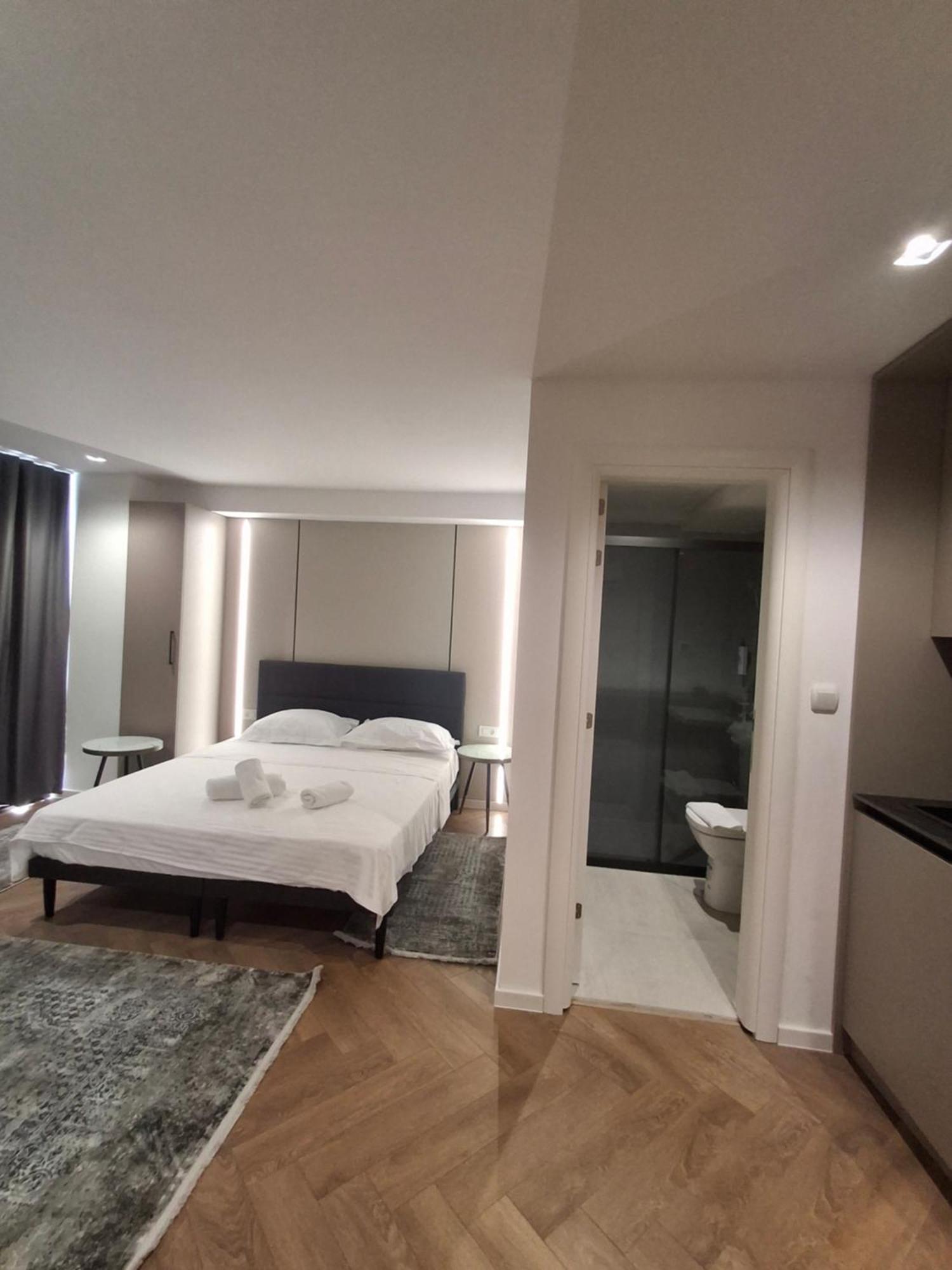 Executive By Modern Living Apartment *