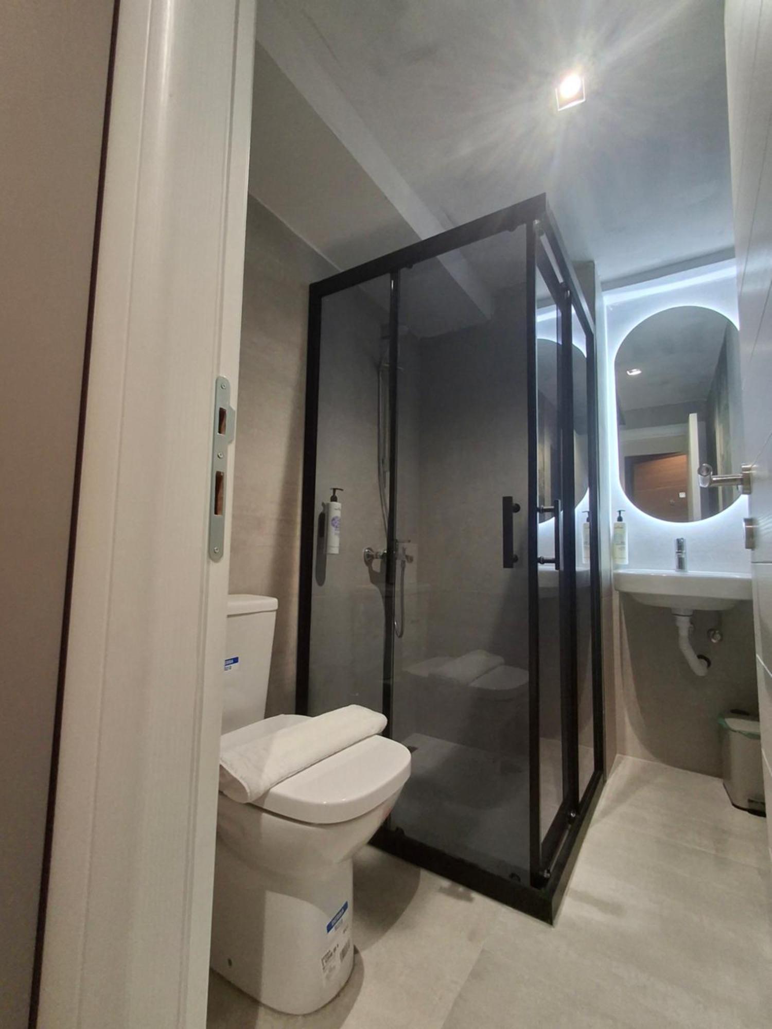 Executive By Modern Living *