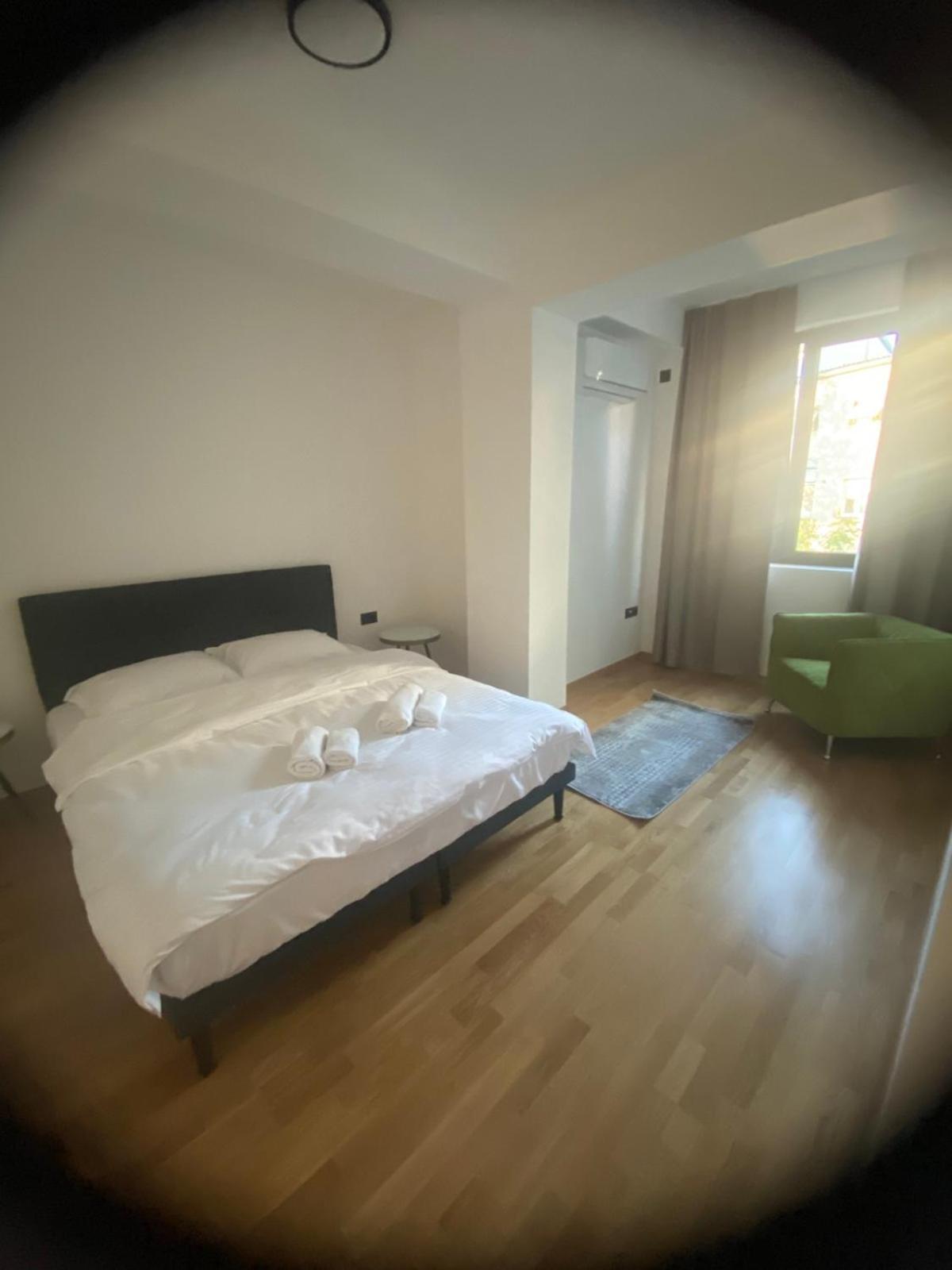 Executive By Modern Living Apartment *